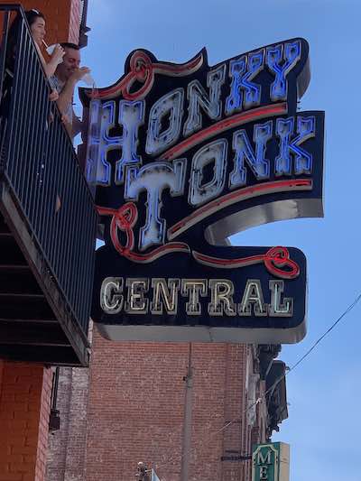 Honky Tonk Central in Nashville
